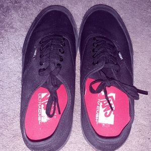 Authentic pro black/black